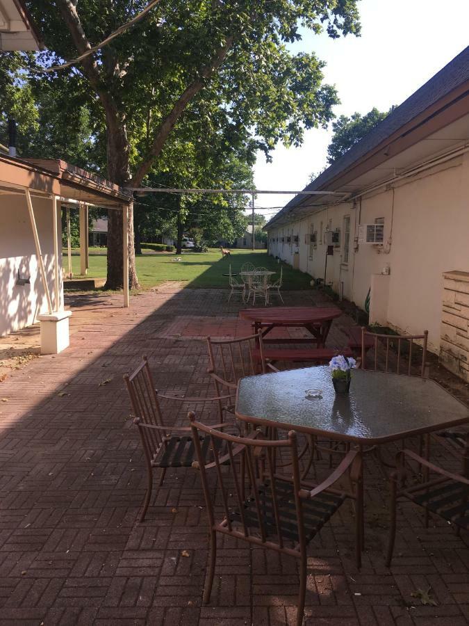 Azure Hills Inn And Suites Fredericksburg Eksteriør billede