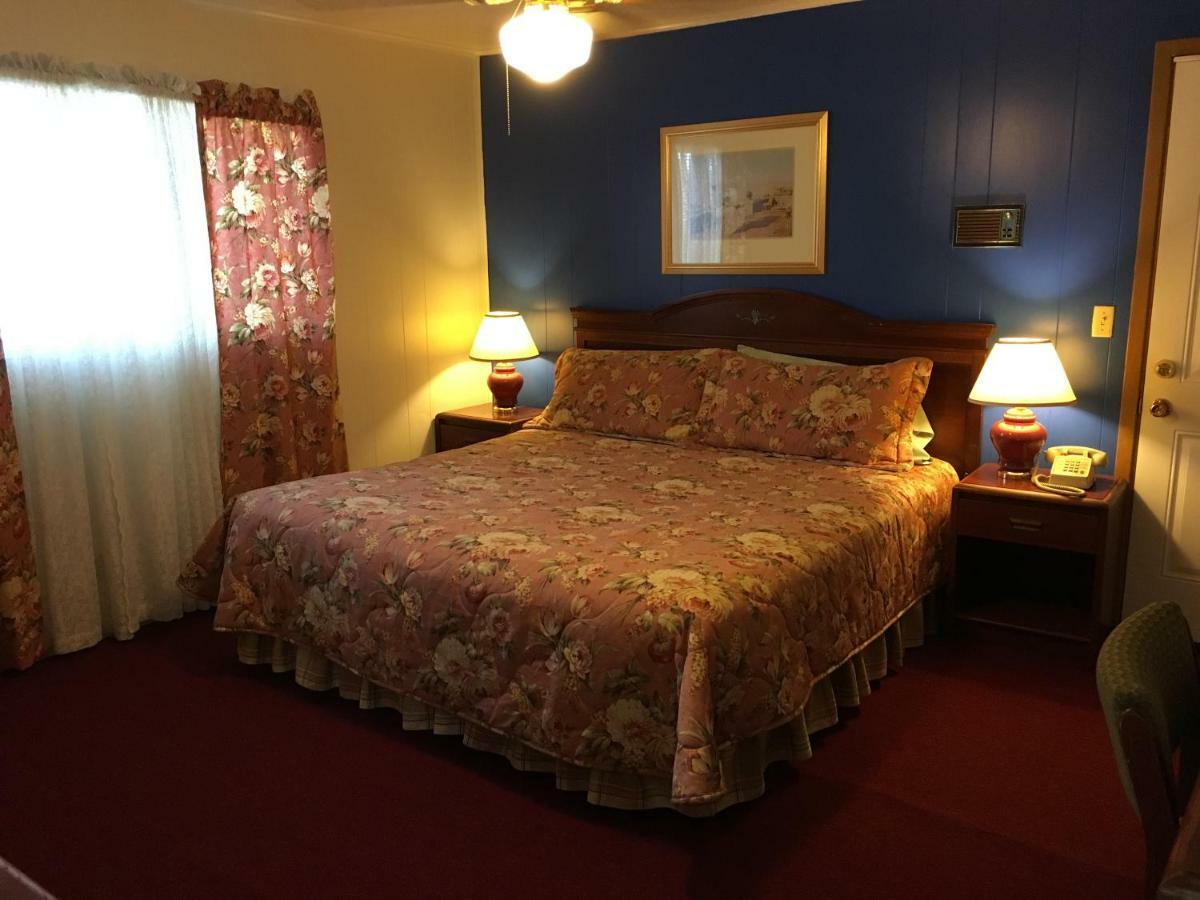 Azure Hills Inn And Suites Fredericksburg Eksteriør billede